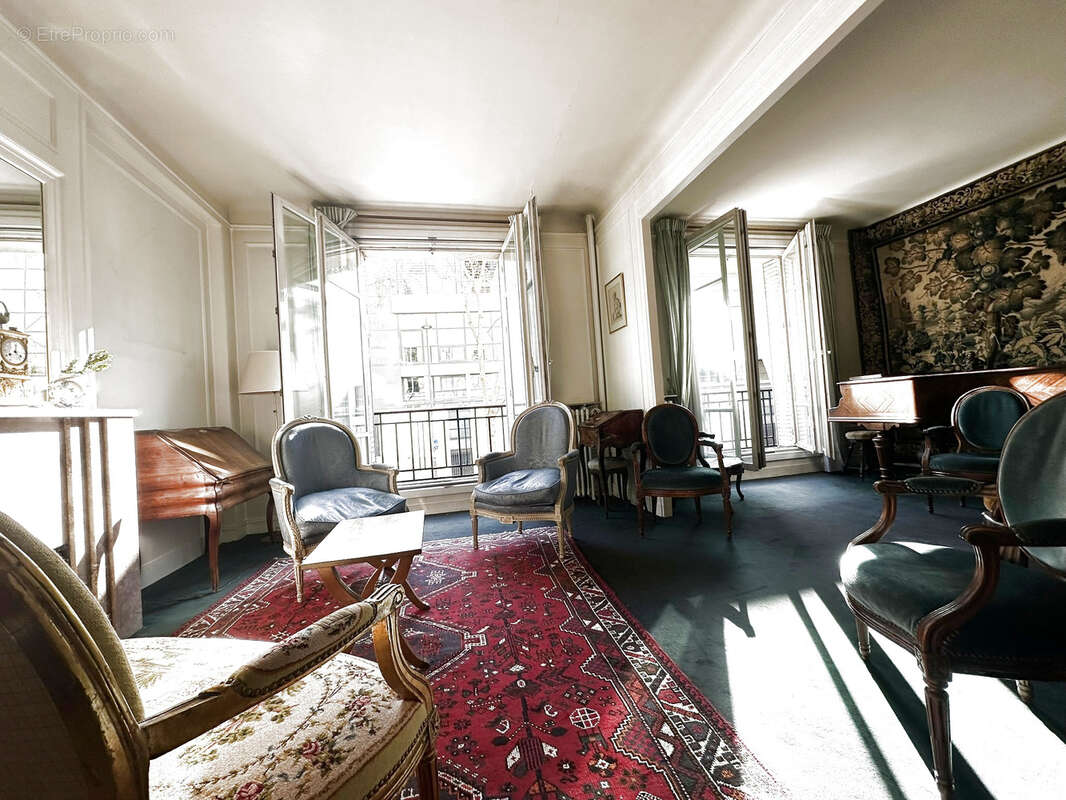 Appartement à PARIS-15E