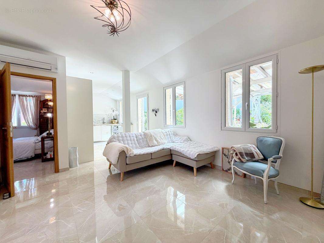 Maison de charme de 73m2, au calme absolu – Proche centre-ville de Cannes - photo 3