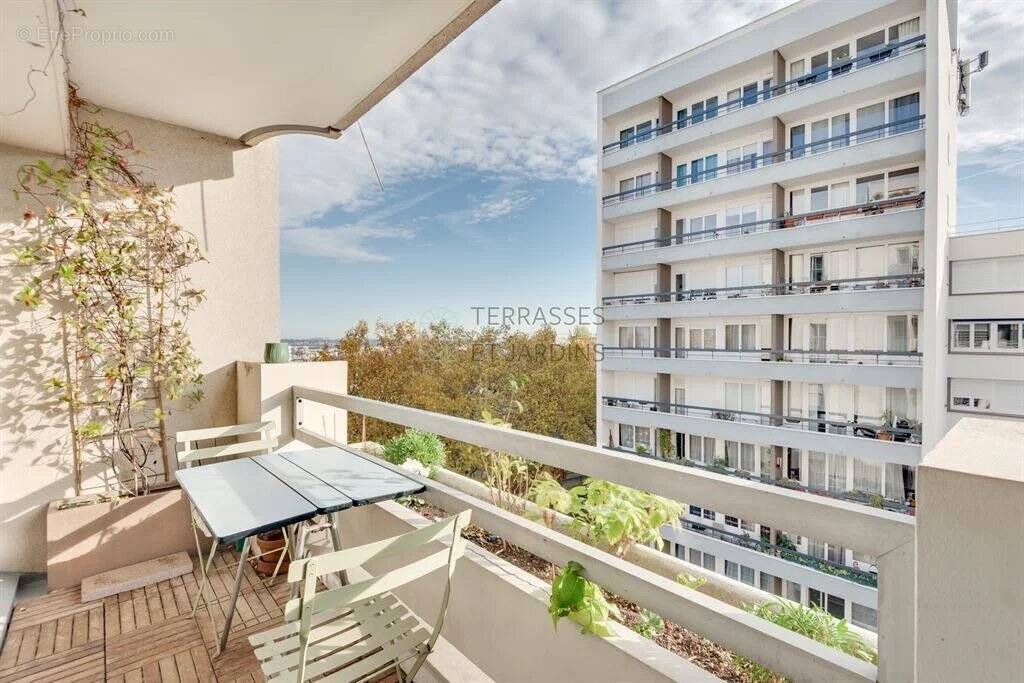 Appartement à PARIS-19E