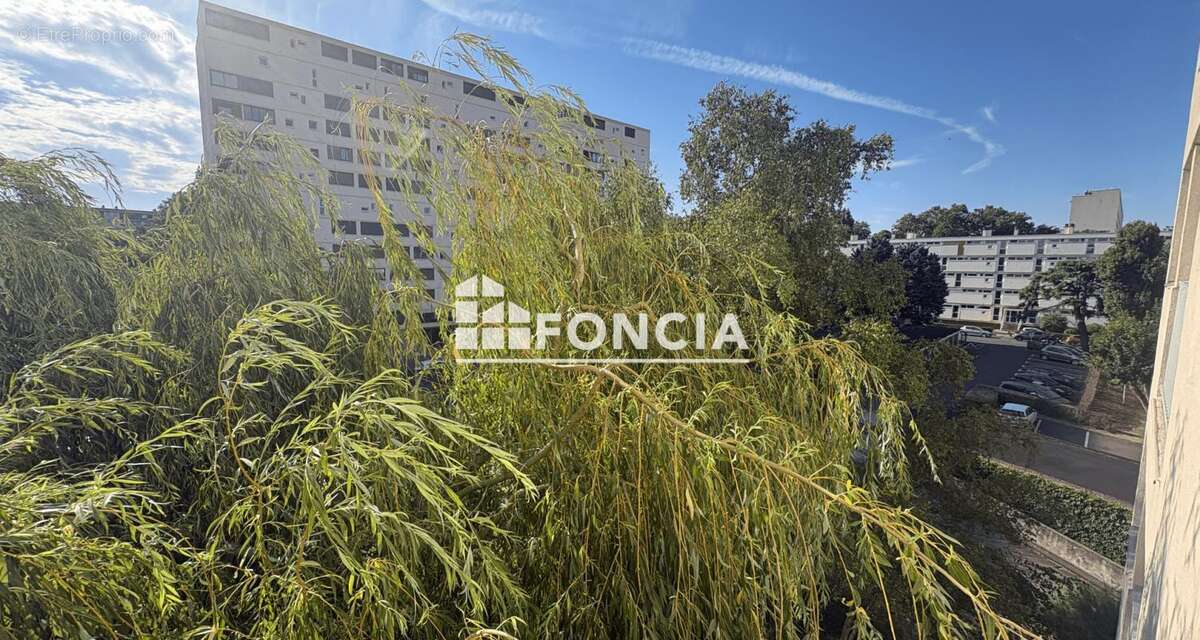 Appartement à FRESNES