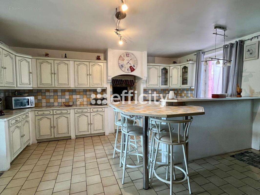 Maison 149 m² à Yzeures-Sur-Creuse  - photo 2