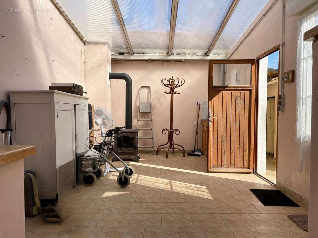 Véranda - Maison à SAINT-COSME-EN-VAIRAIS