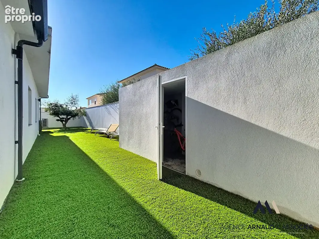 Saint-cyr-sur-mer - superbe maison contemporaine de plain-pied de 132 m² avec piscine - photo 17