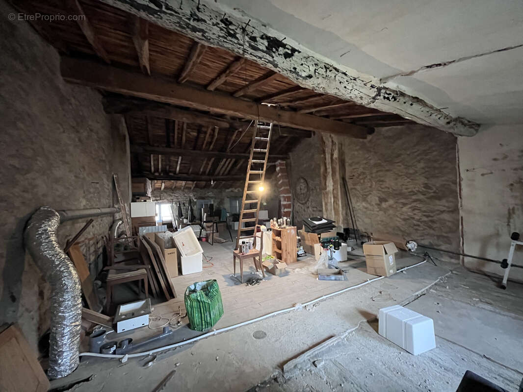 Une maison de caractère avec plus de 80 m2 de combles à transformer selon vos envies - photo 17
