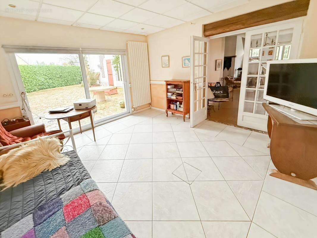 Maison à VILLENEUVE-LES-BORDES