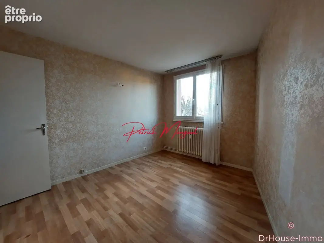 Appartement 92 m² à Chateauroux  - photo 8