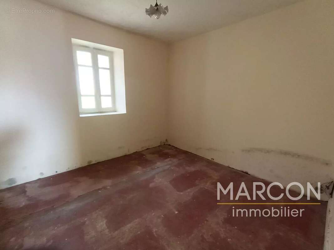 Maison à LAVAVEIX-LES-MINES