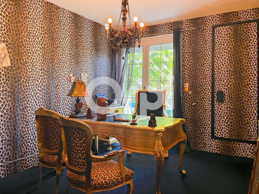 Maison à ARNIERES-SUR-ITON