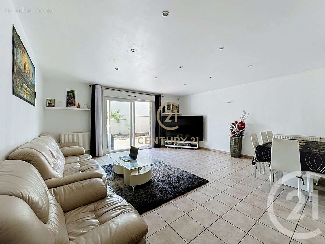 Maison 117 m² à Givors  - photo 5
