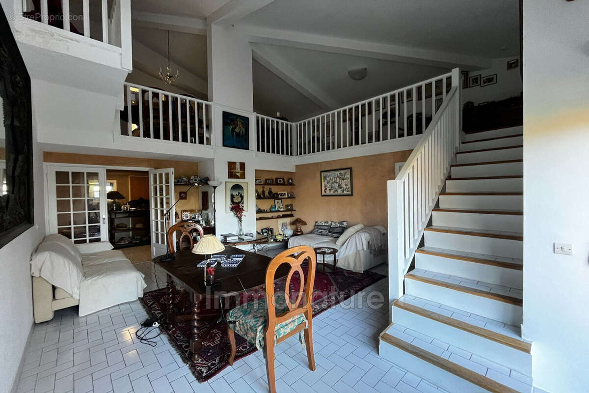 Appartement à GANGES