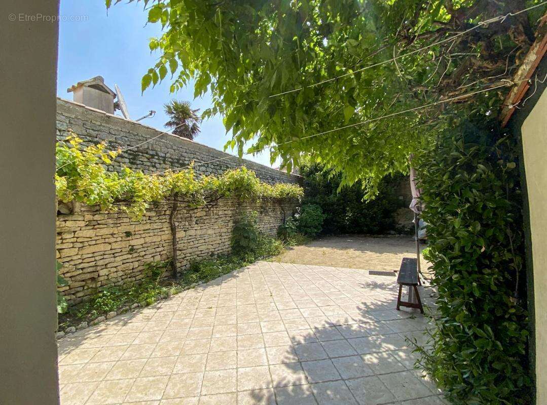 Maison à SAINT-CLEMENT-DES-BALEINES