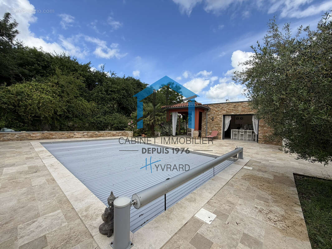SAINT-CHAMOND   SECTEUR PRISÉ DE CHAVANNE Villa contemporaine de 175 m2 avec piscine - photo 15
