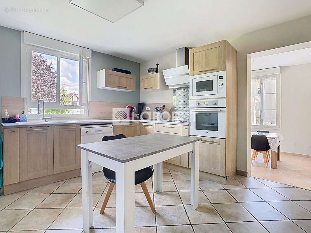 Maison à VIENNE-LE-CHATEAU