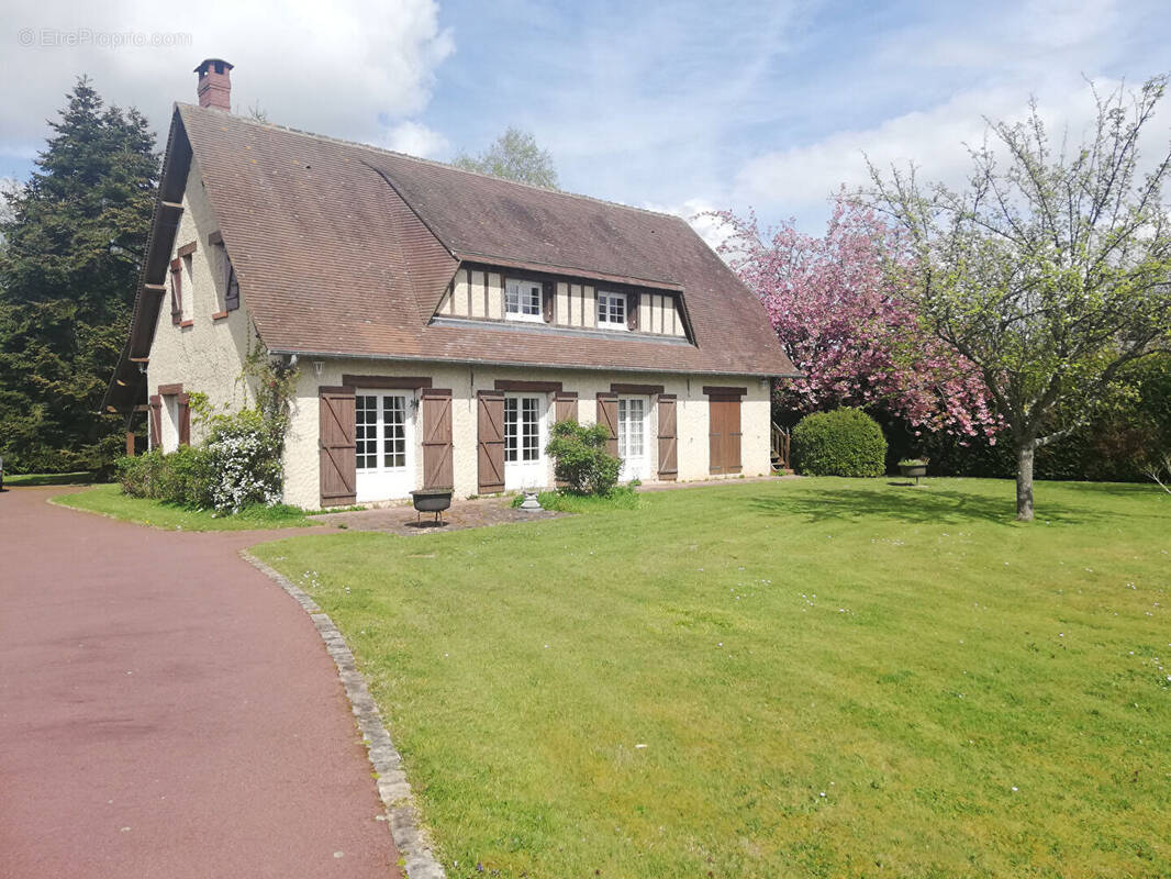 Maison à SAINT-GEORGES-DU-VIEVRE