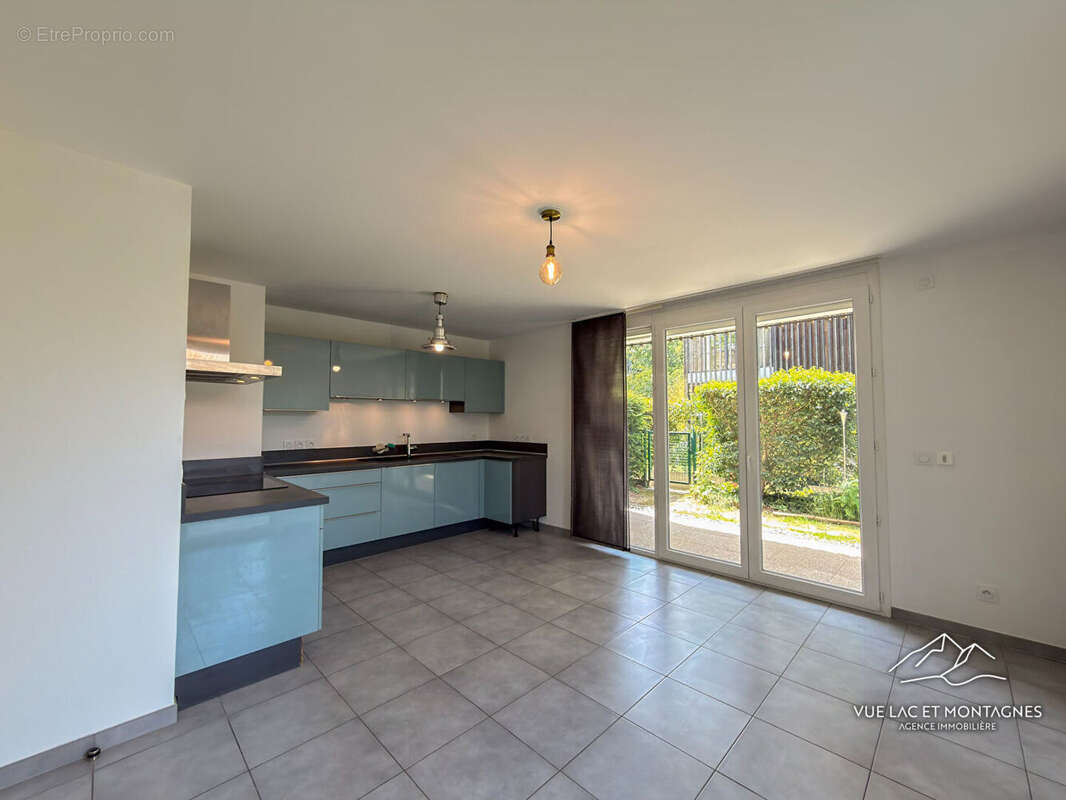 Appartement T2 43 m²  Rez-de-jardin, jardin privatif 96 m², garage fermé - photo 4