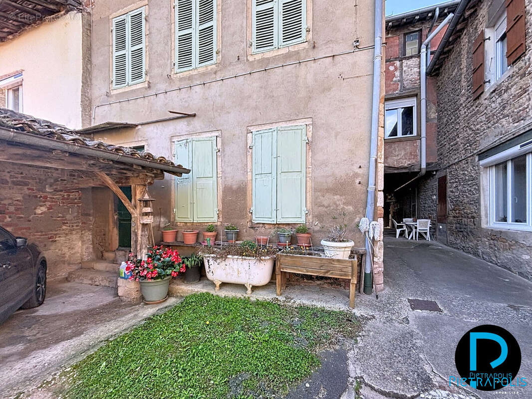 Appartement 312 m² à Bage-Le-Chatel  - photo 8