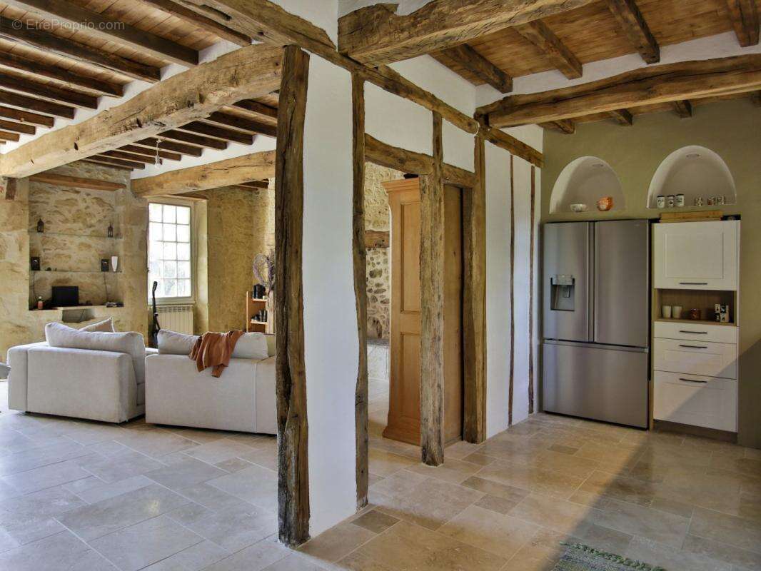 Maison à VIC-FEZENSAC