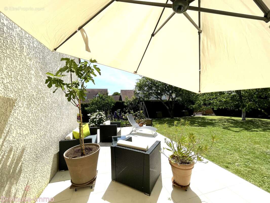 Maison à MONTEVRAIN