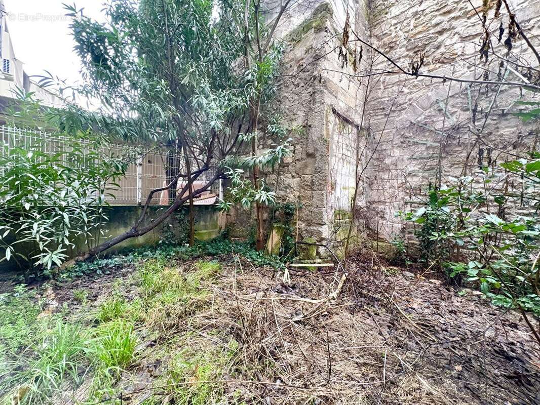 A Avignon intra-muros - Appartement 3 pièces 100 m2 - photo 4
