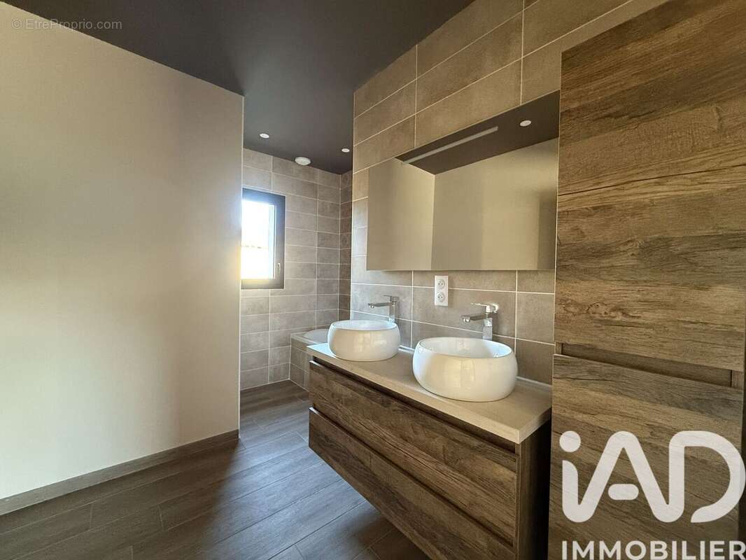 Maison 115 m² à Saint-Pierre-Eynac  - photo 4