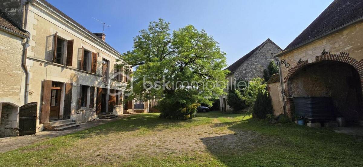 Maison à GUERCHY