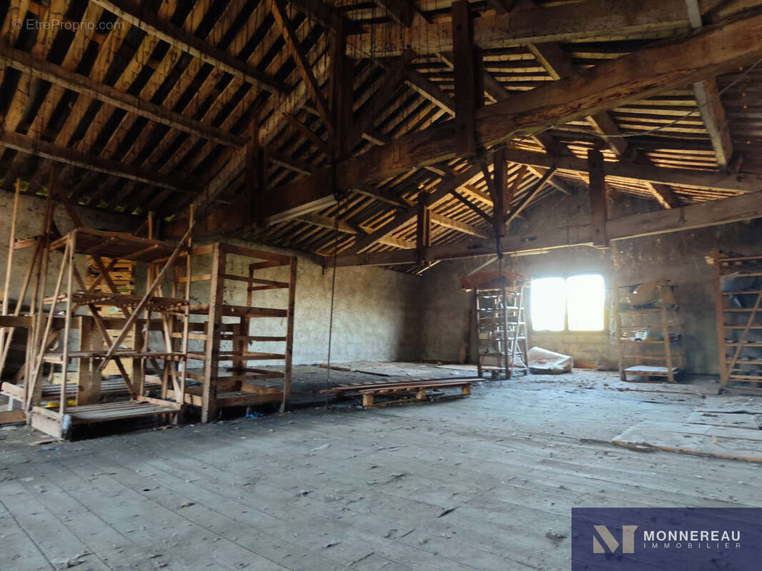 Maison de plain pied avec 500 m2 de dependances - photo 17