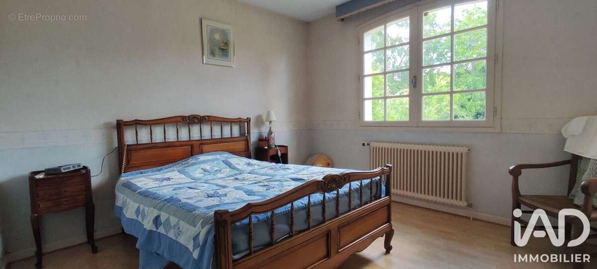 Maison 135 m² à La Creche  - photo 7