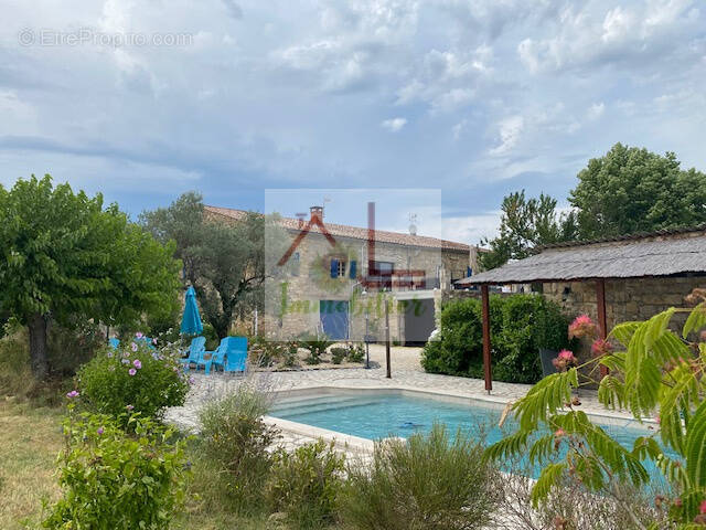 Maison à BESSAS
