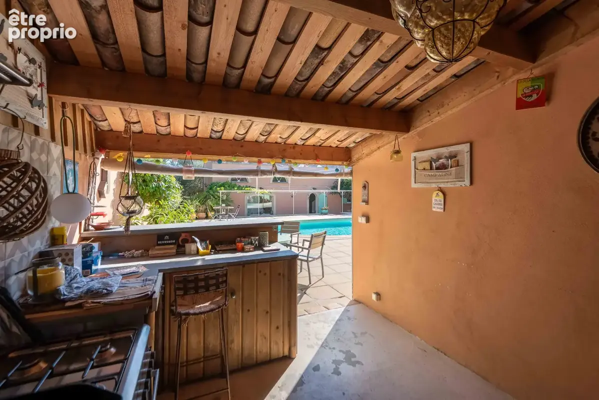 Villa de 339 m2 - 6 chambres - sur 3200 m2 - photo 6