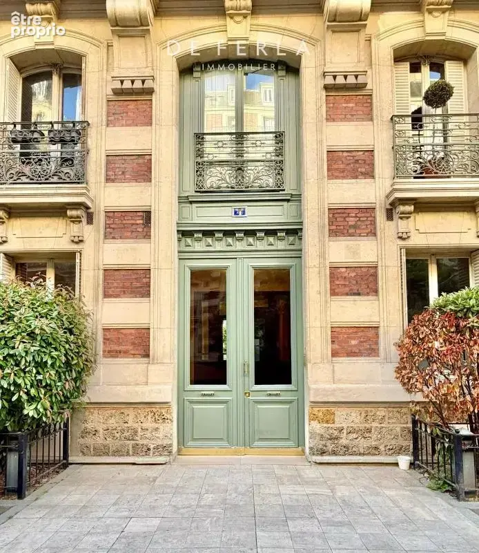 PARIS VII - Appartement traversant au calme absolu - photo 18