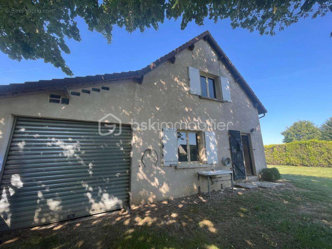 Maison à BRIARRES-SUR-ESSONNE