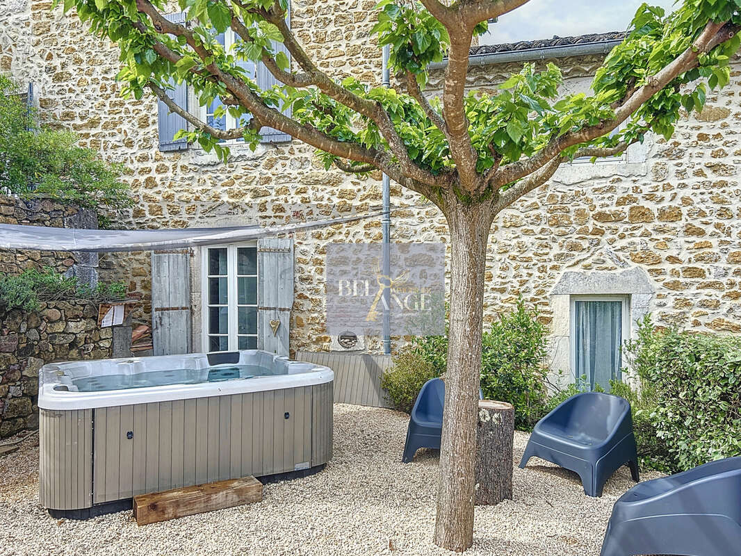 Maison à VALLON-PONT-D'ARC