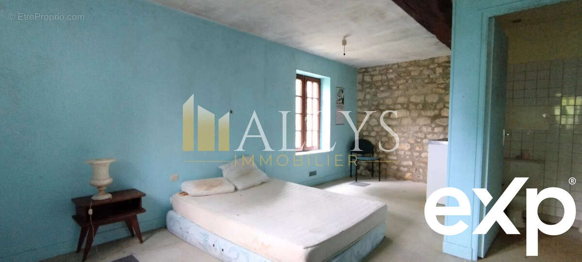 Commerce à RADEPONT