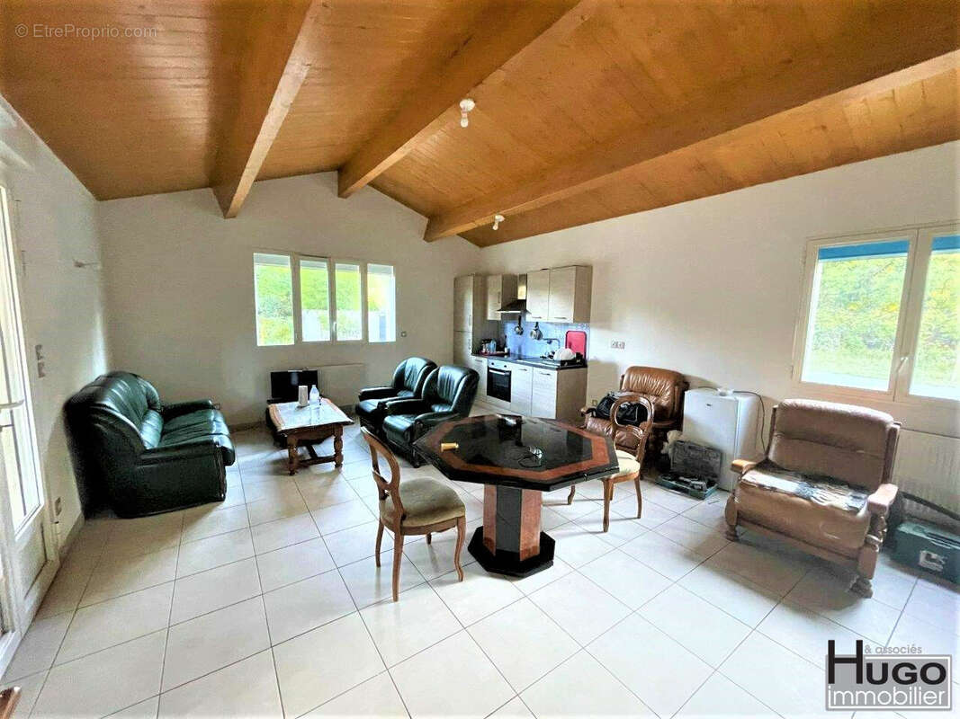 Appartement à CAMBLANES-ET-MEYNAC