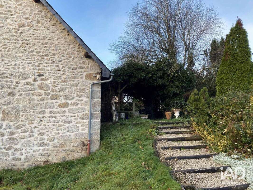 Photo 3 - Commerce à USSEL