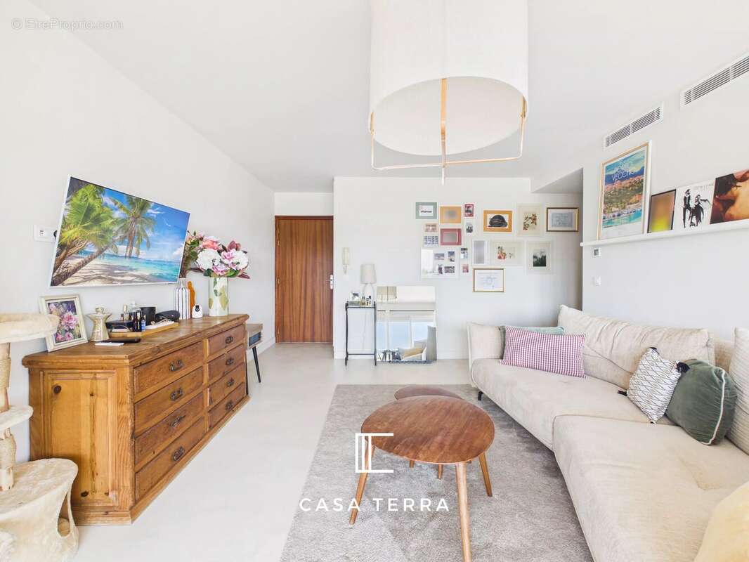 FIORU - Appartement T3 entièrement rénové avec terrasse, aperçu mer et deux stationnements / Porto-Vecchio - photo 5