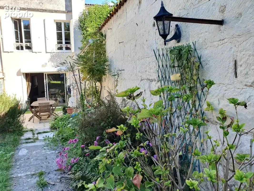 Maison à SAINTES