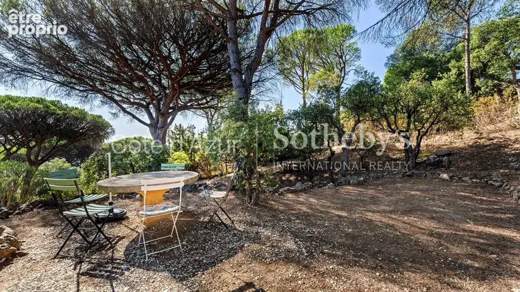 Sainte Maxime La Nartelle, propriété proche de la plage avec potentiel de construction - photo 11
