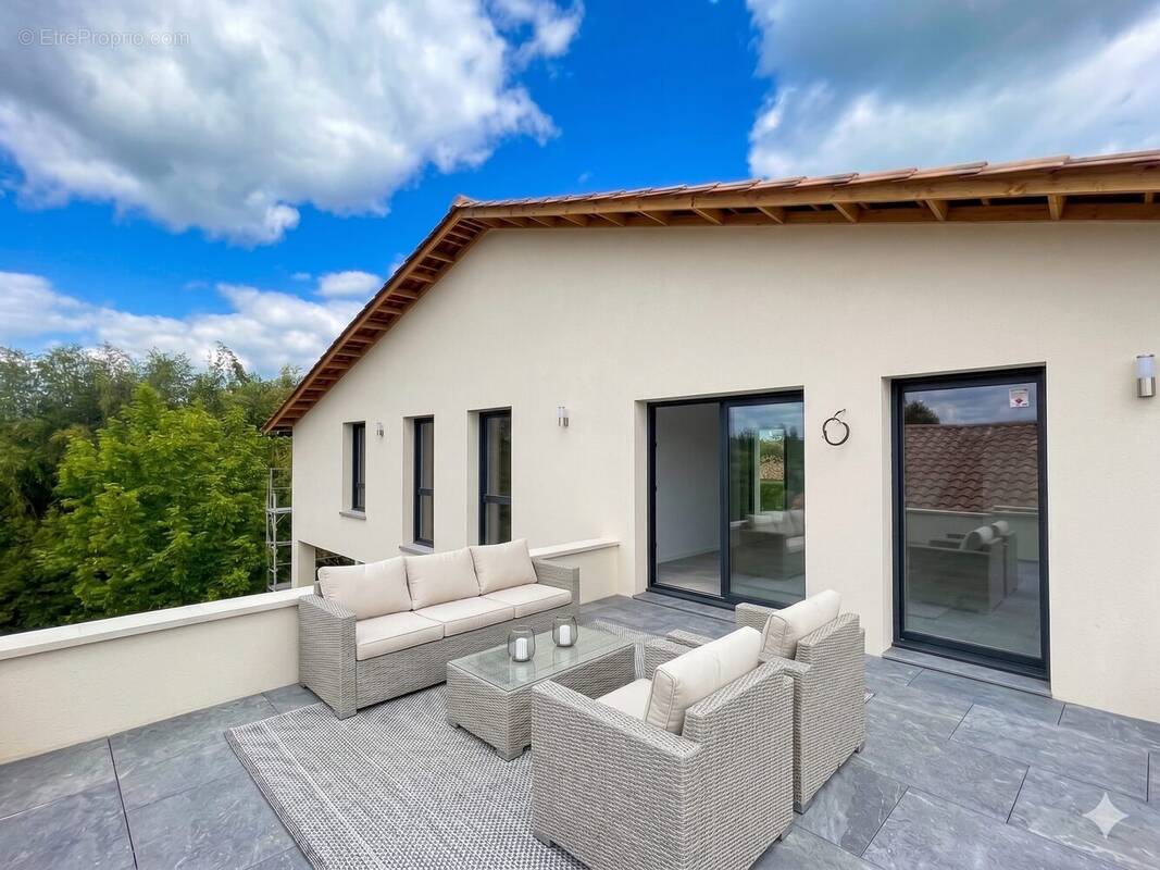 Appartement à LE TAILLAN-MEDOC