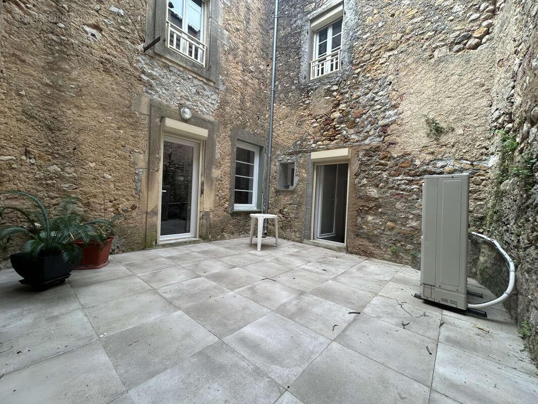 Maison de maître - 188 m2 - 6 pièces - photo 8