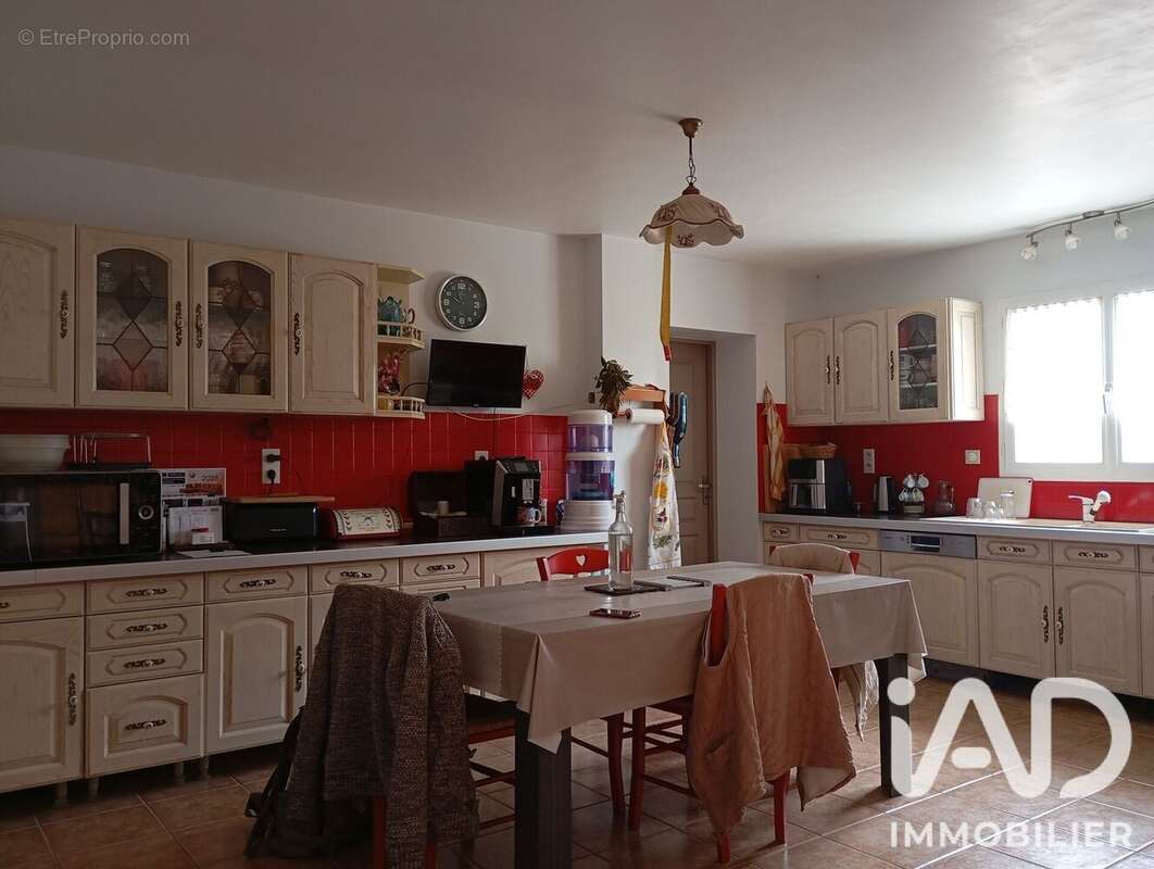 Maison 215 m² à Sainte-Colombe-De-Villeneuve  - photo 9
