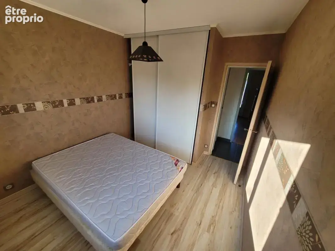 Maison de bourg 3 Chs, 1 Bureau, sur sous-sol complet, cave - photo 7