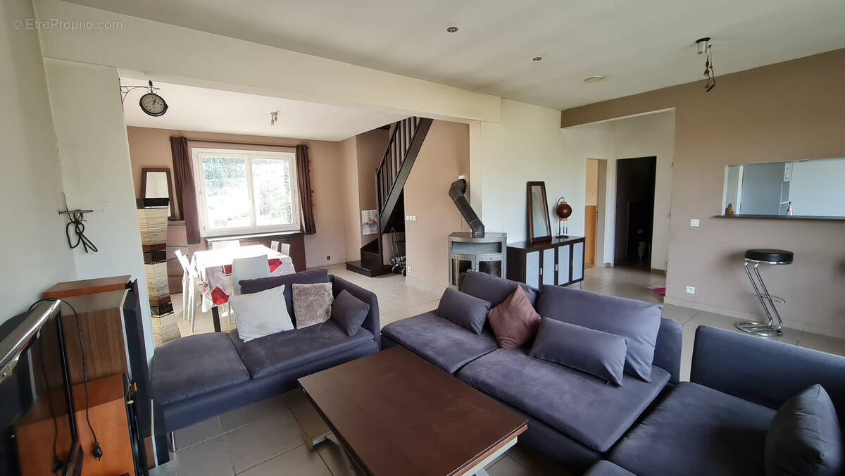 Maison à GOMETZ-LE-CHATEL