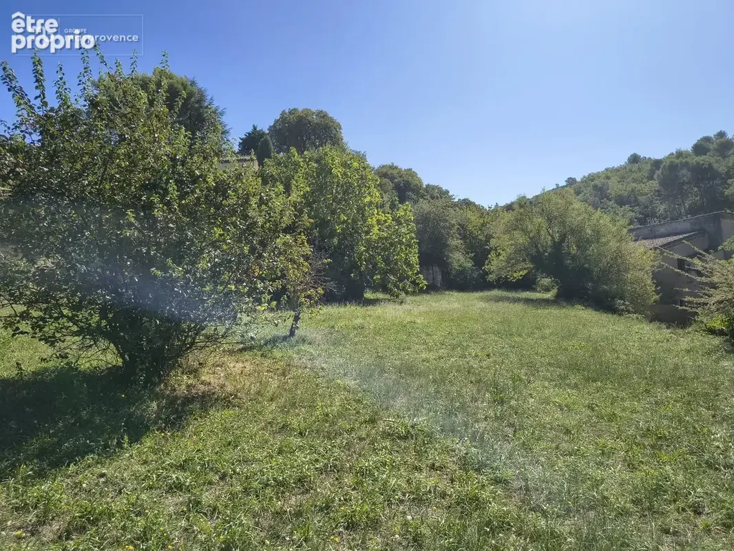 Terrain à bâtir de 990 m² à BONNIEUX (84) - photo 2