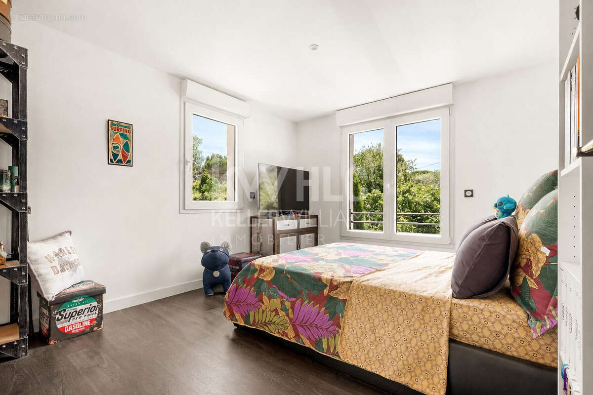 Maison 128 m² à Antibes  - photo 7