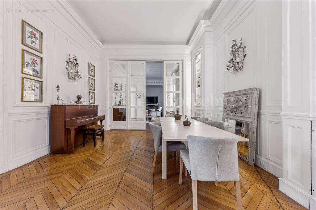 Maison à PARIS-16E