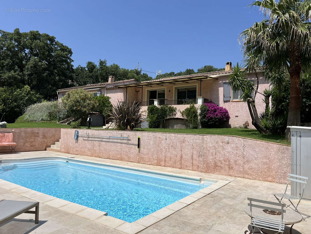 Maison à PLAN-DE-LA-TOUR