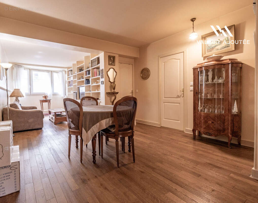 Appartement à LEVALLOIS-PERRET
