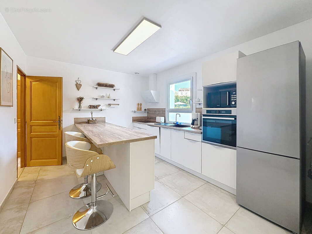 Maison à BAGNOLS-EN-FORET