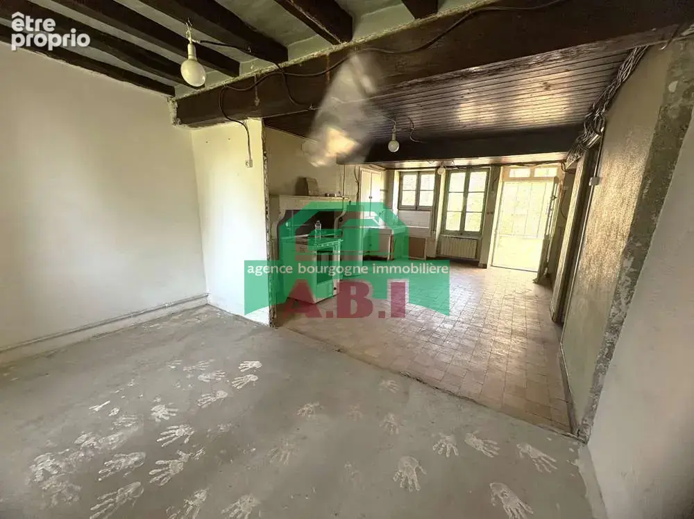 58, à 10mns Clamecy dans le charmant village de Asnois Propriété en pierre de pays avec dépendances sur 510m2 - photo 4